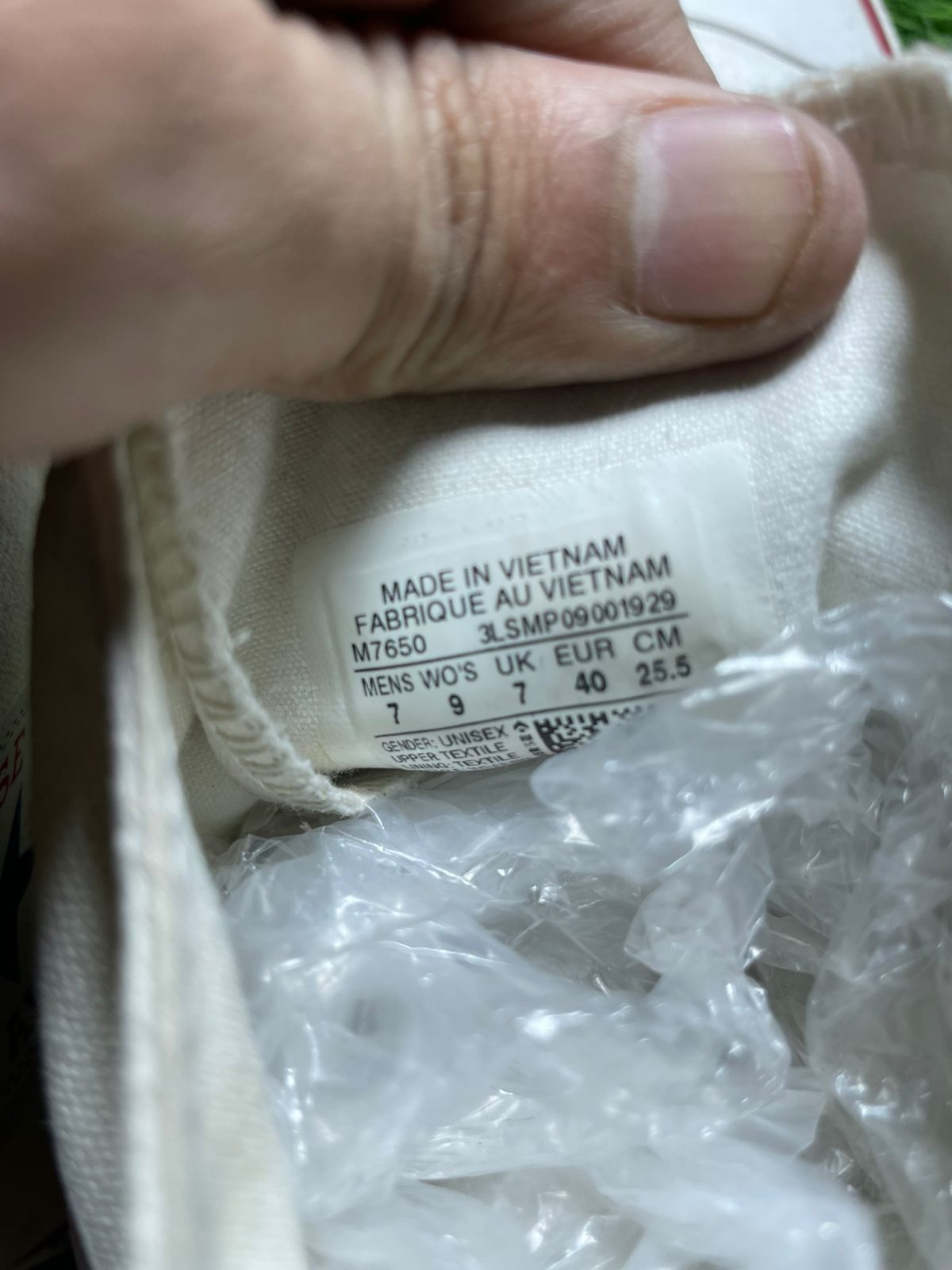 White Converse High Top( 40 / 7 )