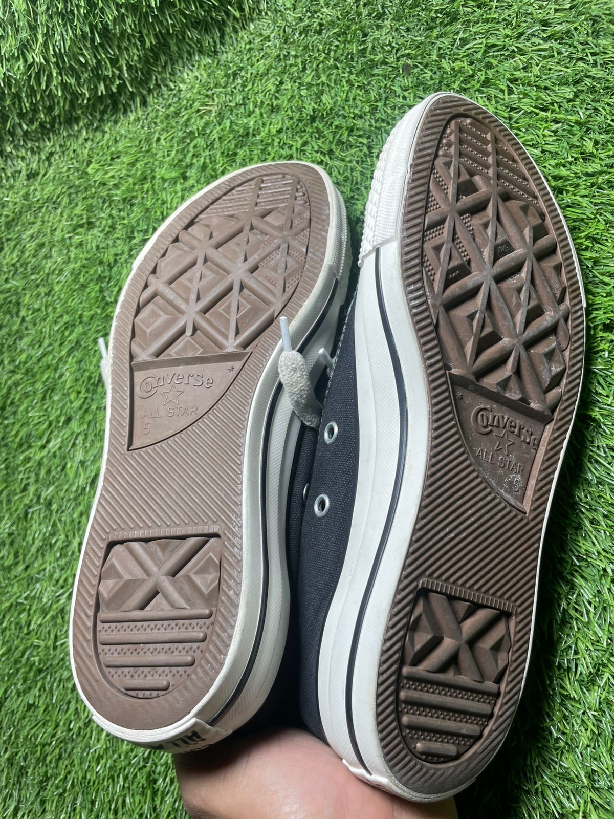 Black Converse Low Top (37.5 - 38 / 5)