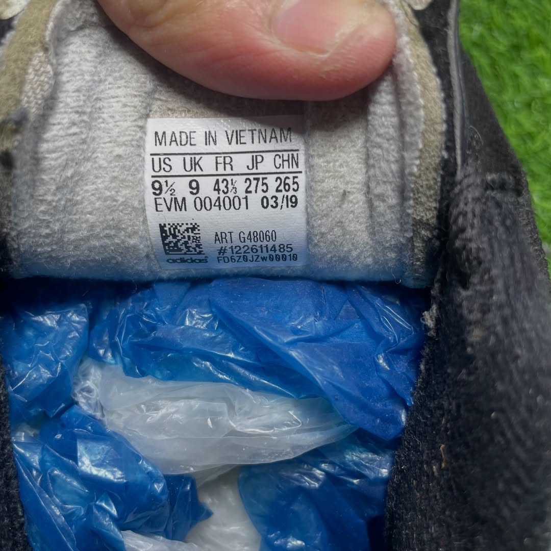 Orginal Adidas Shoes Size (43.5)