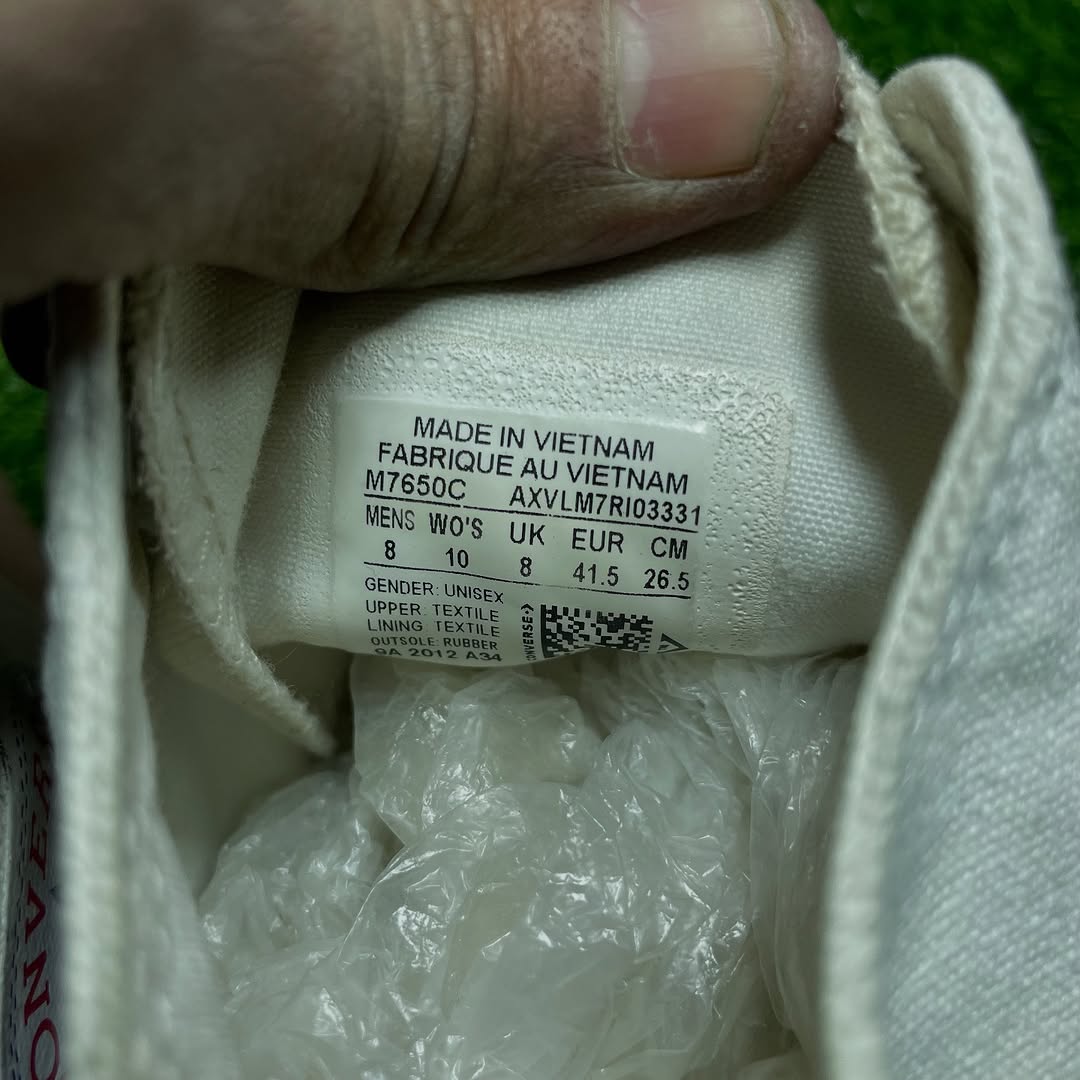 White Converse High Top (41.5 / 9.5)