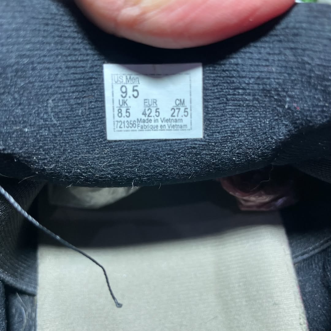Black Vans Low Top (Size 42.5 / 10.5)