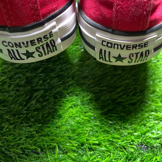 Red Converse Low Top(Size 40 / 8.5)