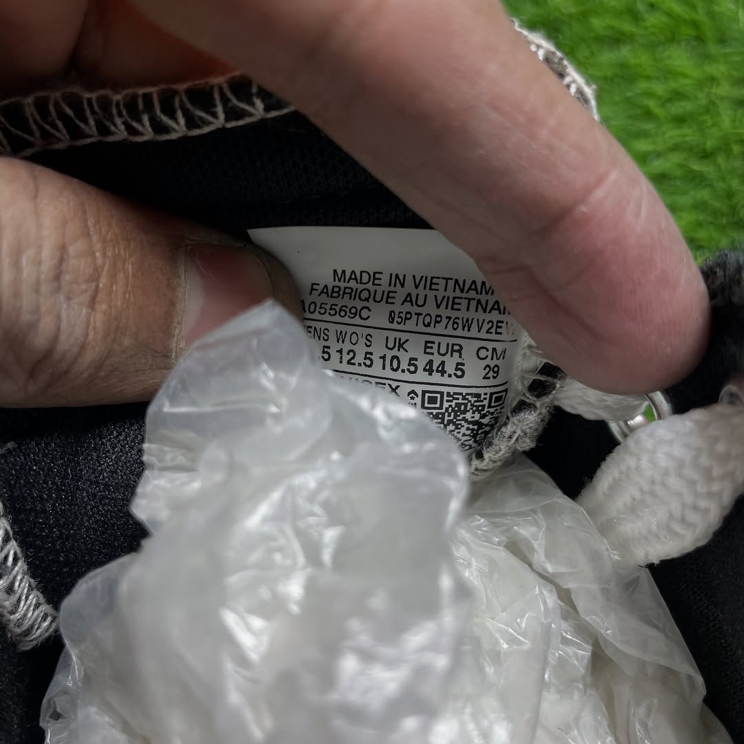 Black Converse High Top (44.5 / 12.5)