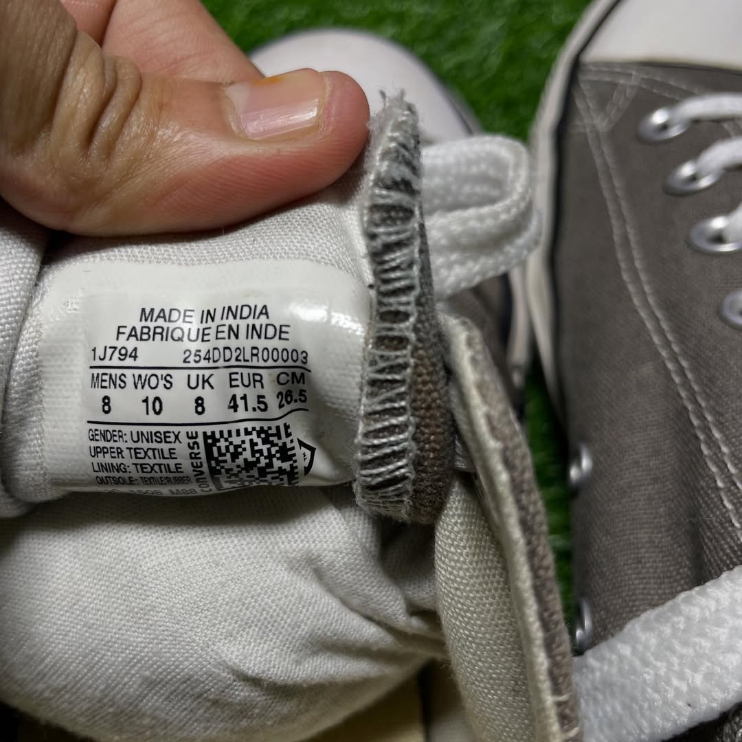 Gray Converse Low Top(Size 41.5 / 9.5)