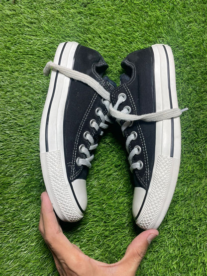 Black Converse Low Top(Size 37.5 / 6.5)