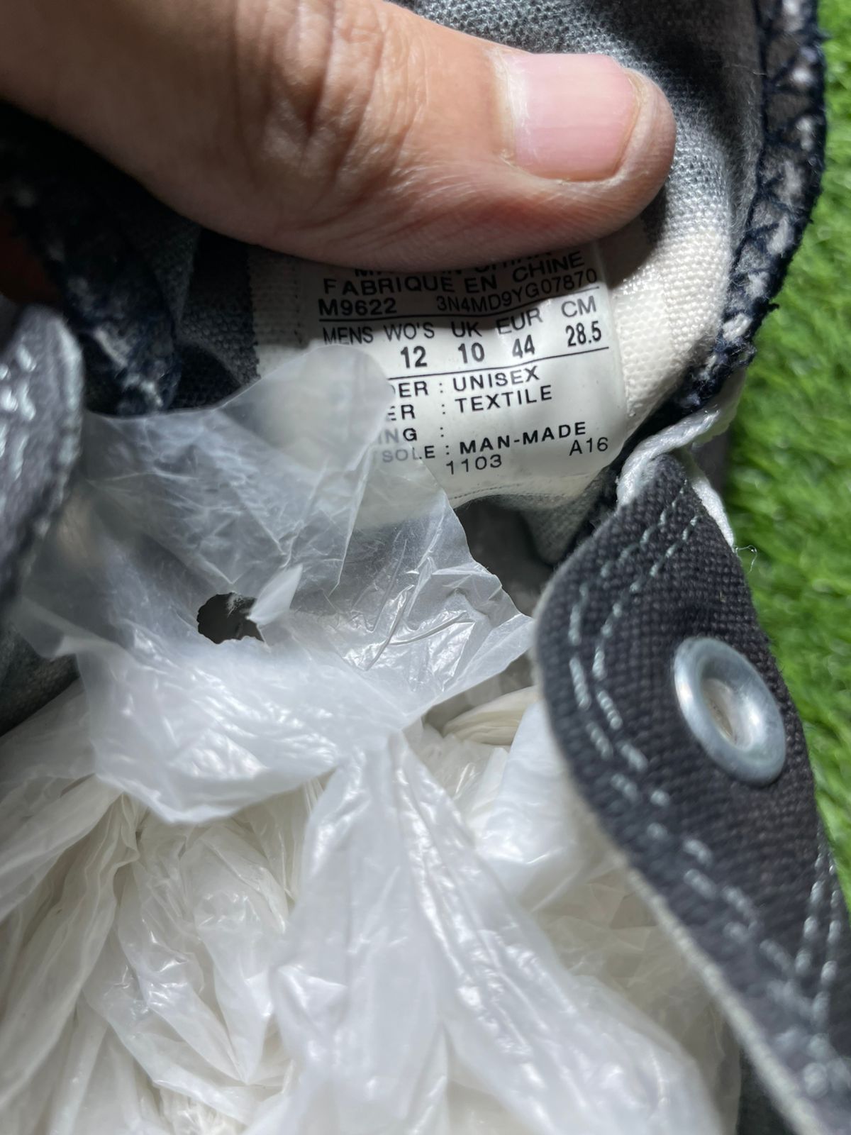 Black Converse High Top ( 44 / 10 )