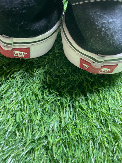 Black Vans Low Top( Size 41 / 7.5 )
