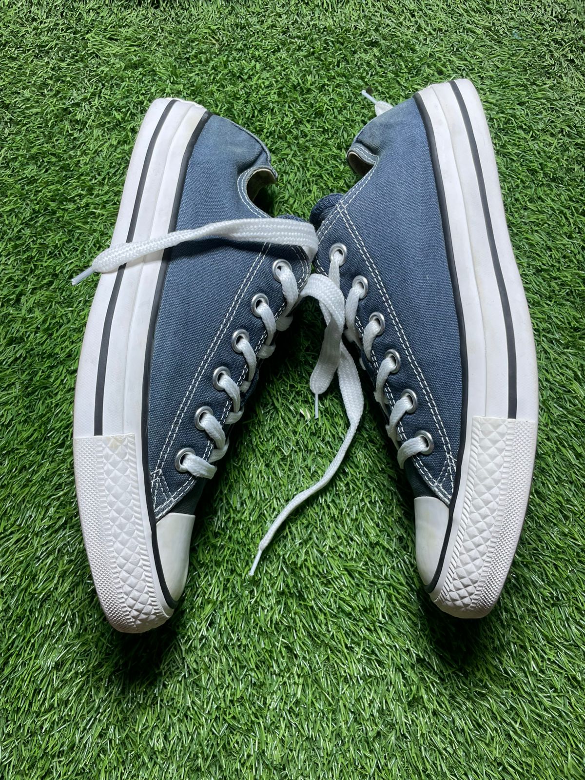 Blue Converse Low Top( 40  / 7 )