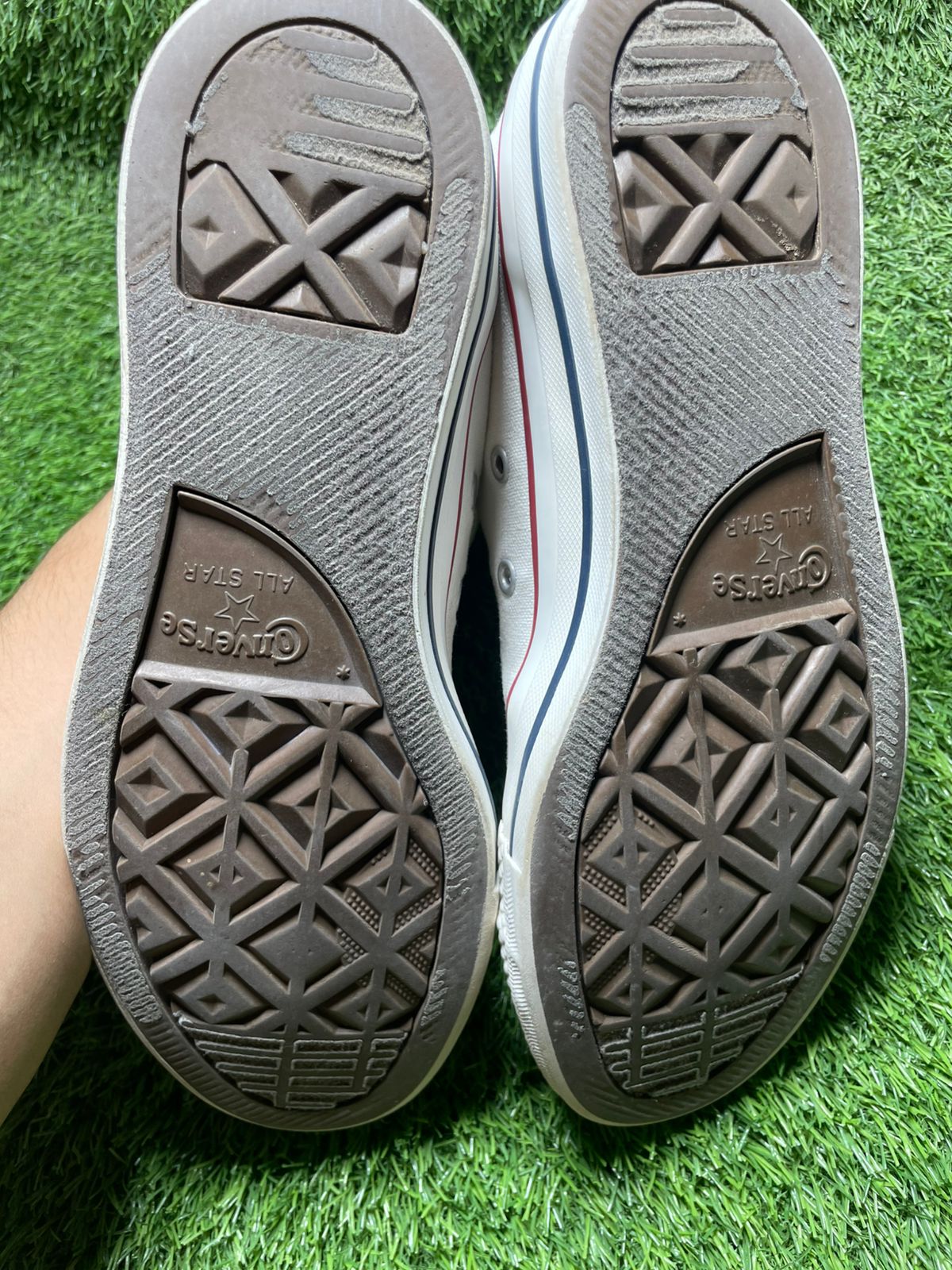 White Converse High Top( 40  / 7 )