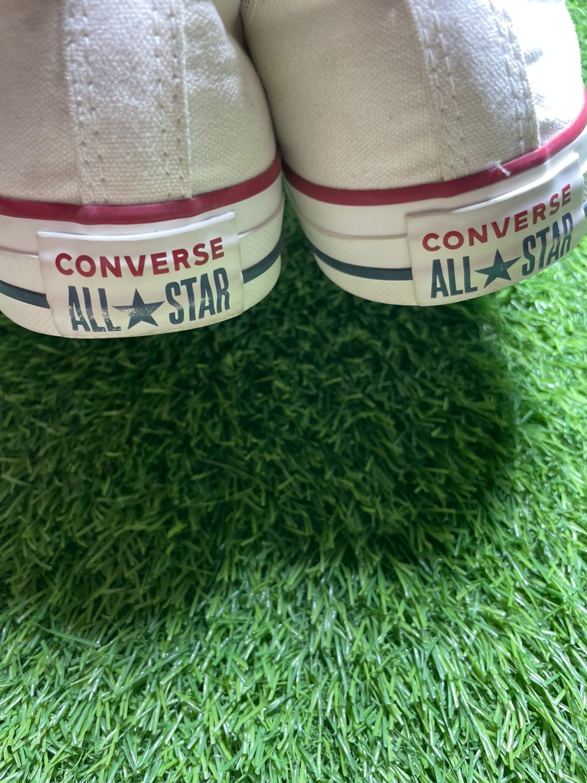 White Converse High Top( 40  / 7 )