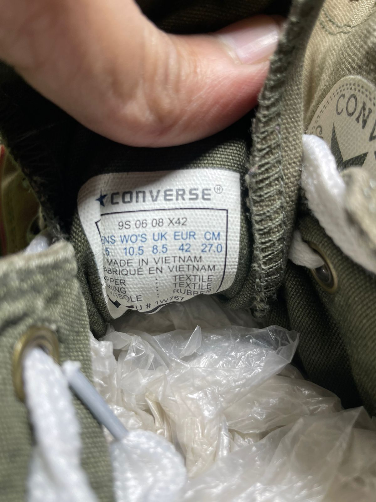 Brown Converse High Top ( 42 - 8.5 )