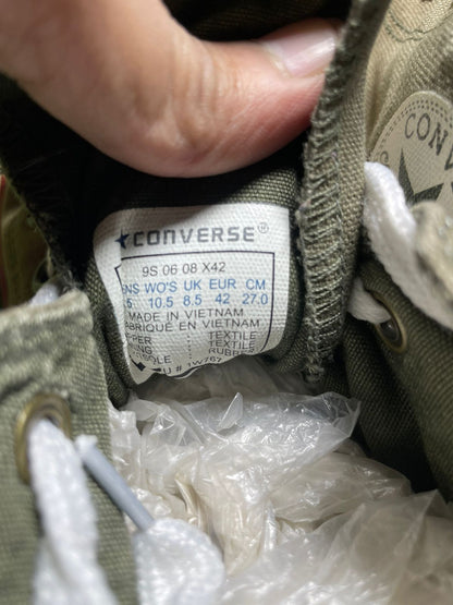 Brown Converse High Top ( 42 - 8.5 )