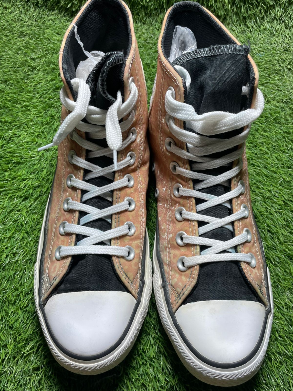 Orange Converse High Top ( 41.5-42 / 7.5 )