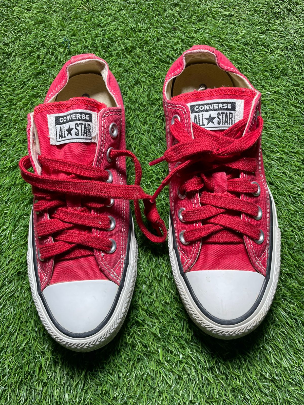 Red Converse Low Top (37 / 6)
