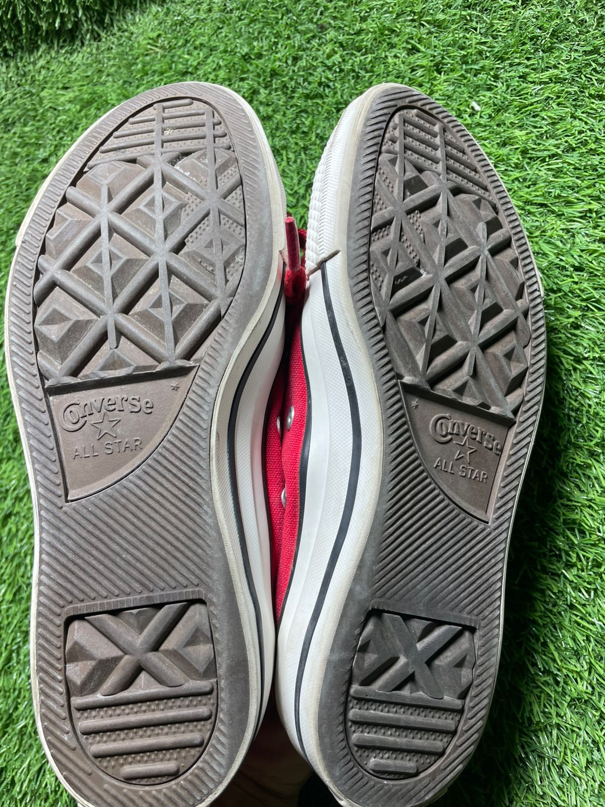 Red Converse Low Top (37 / 6)