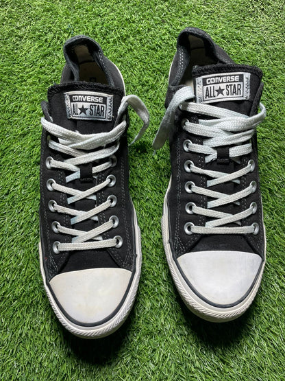 Black Converse Low Top ( 44 / 10 )