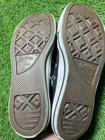 Black Converse Low Top ( 44 / 10 )