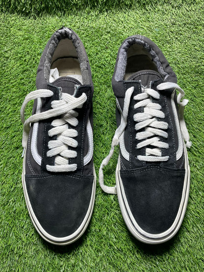 Vans Low Top ( Size 44.5-45 / 10.5-11 )