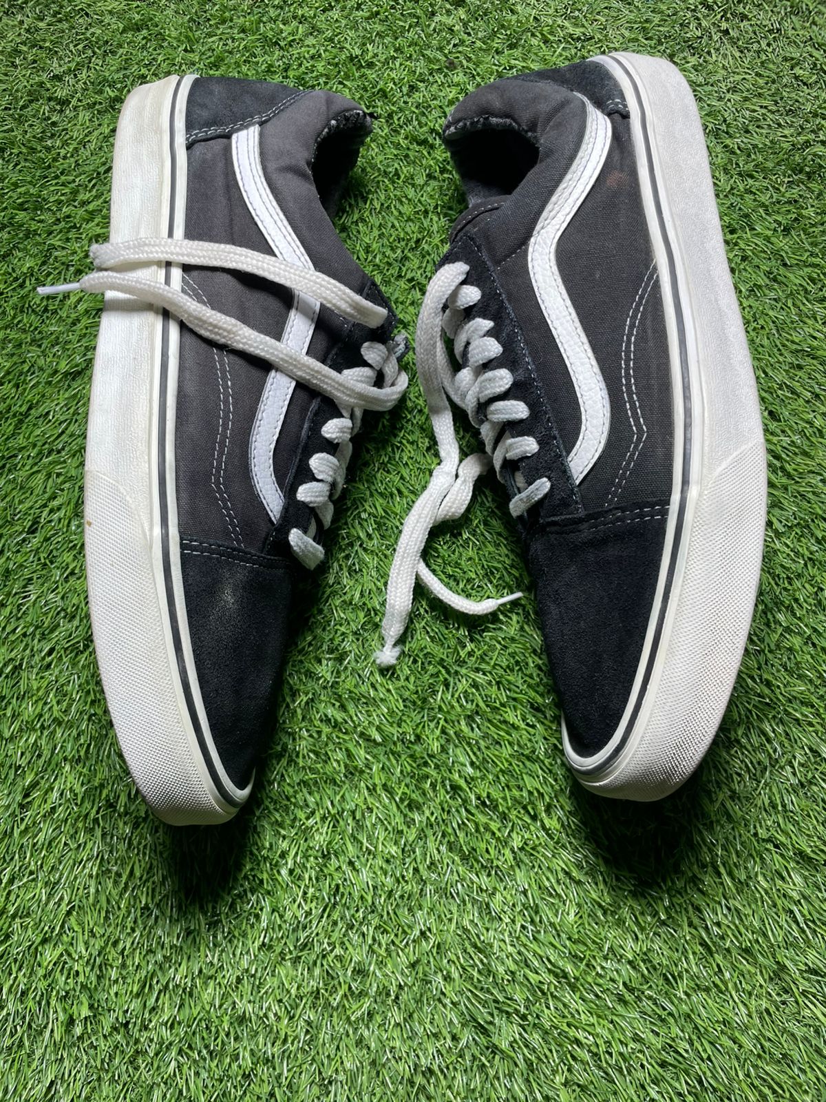 Vans Low Top ( Size 44.5-45 / 10.5-11 )