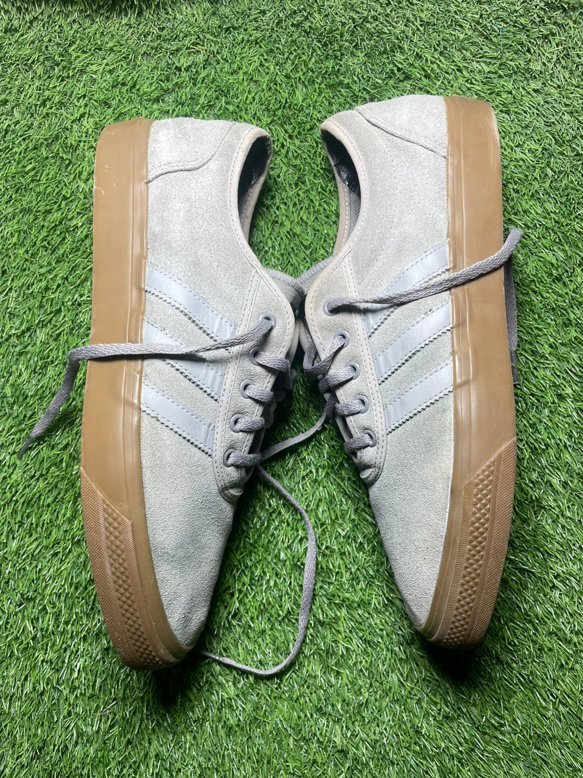 Grey Ad!das Low Top ( 45 - 11 )
