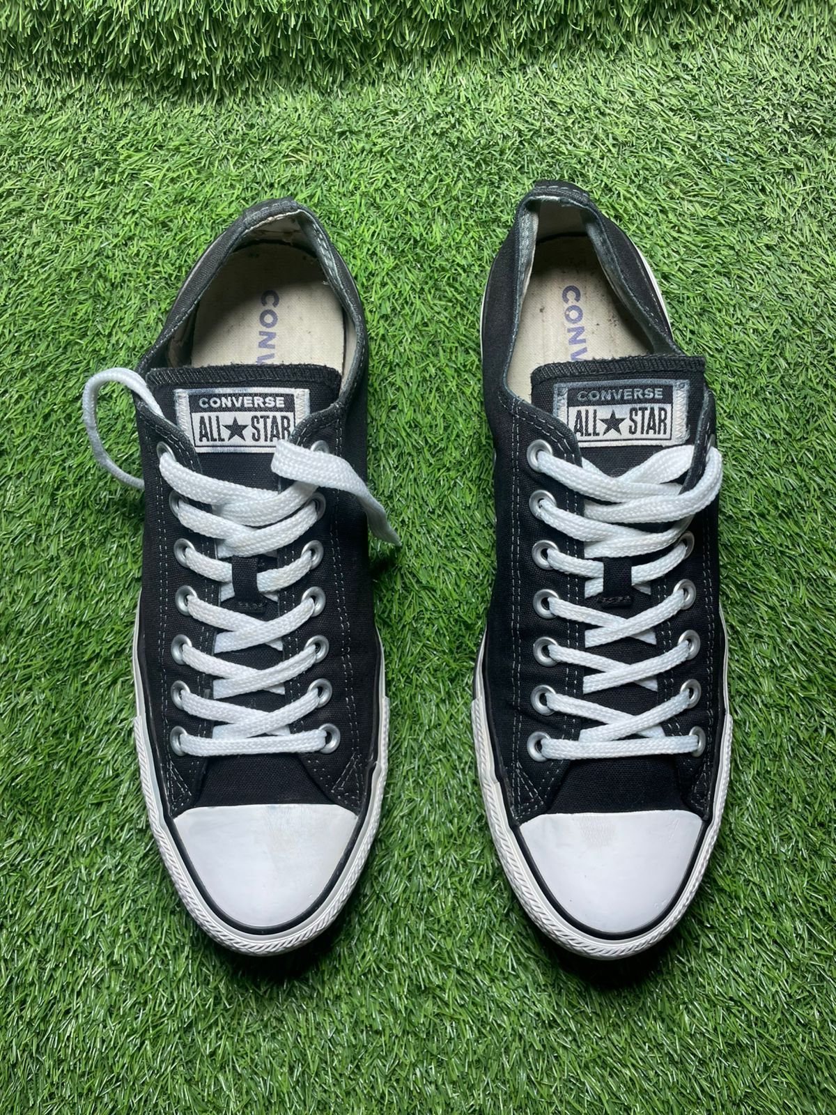 Black Converse Low Top ( 44 / 10 )