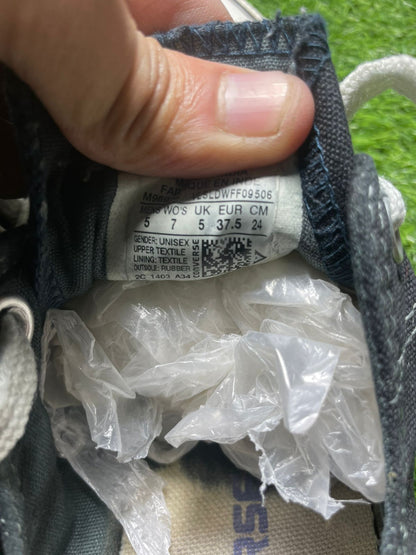 Black Converse Low Top (37.5 - 38 / 5)
