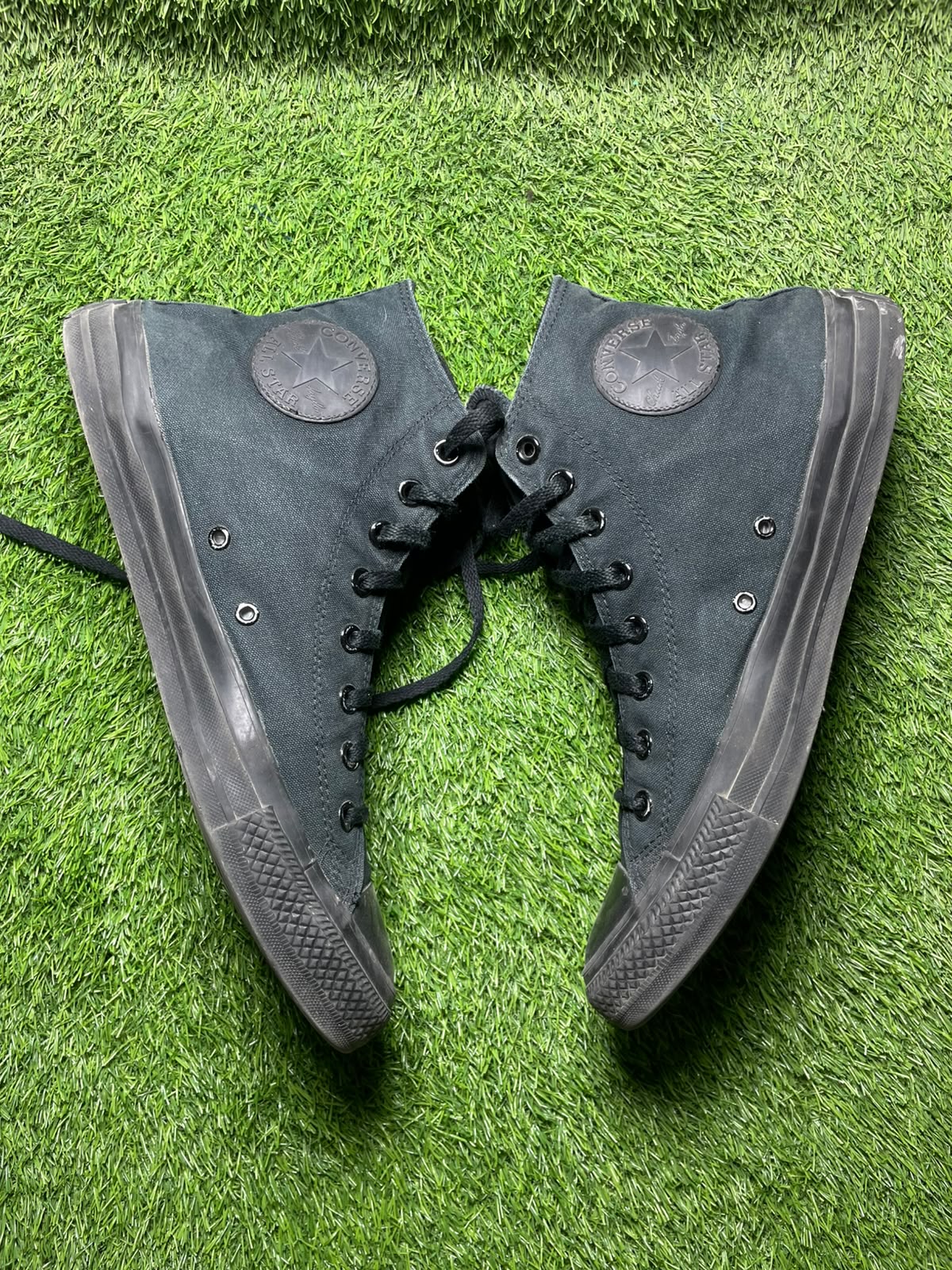 BLACK Converse High Top ( 45 / 11 )