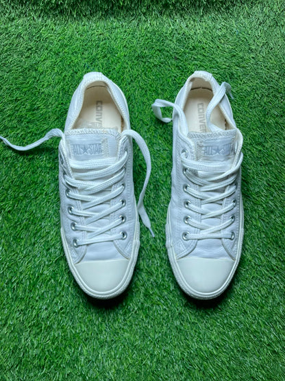 White Converse Low Top ( Size 41 / 7.5 )