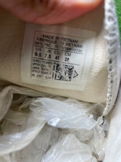 WHITE Converse High Top ( 41 / 7.5 )