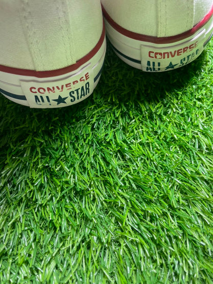 Converse Low Top (42 / 8.5 )