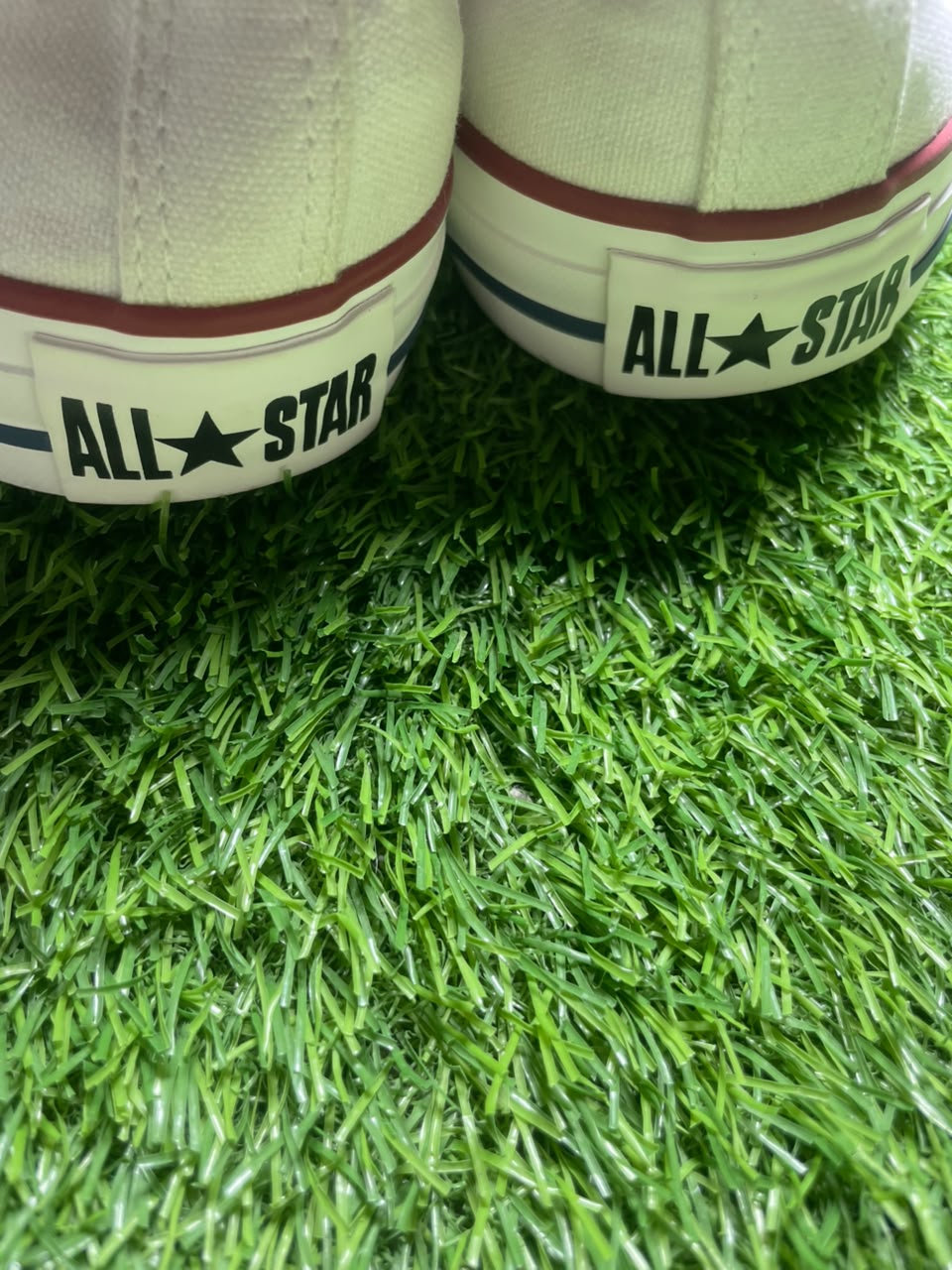 WHITE Converse Low Top ( 44 / 10 )