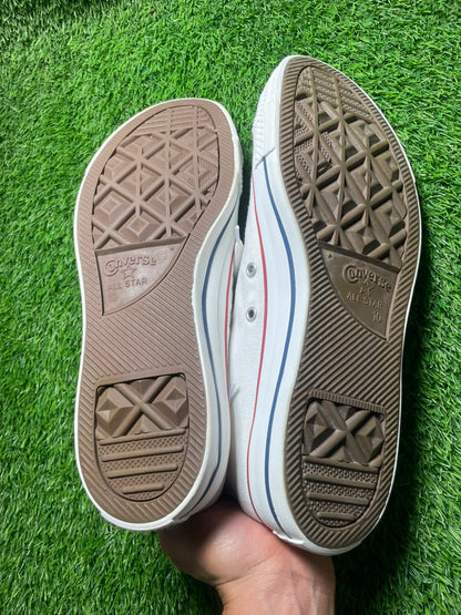 WHITE Converse Low Top ( 44 / 10 )