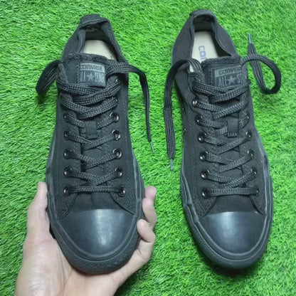 Black Converse Low Top(42 / 10)
