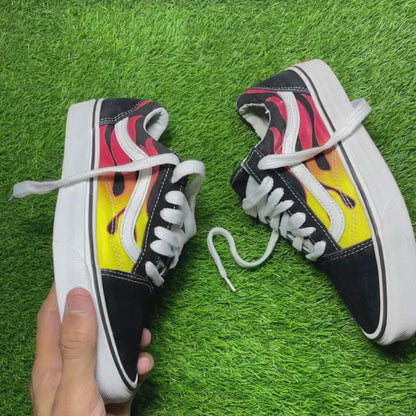 Black Vans Low Top (37 / 6)
