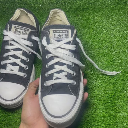 Black Converse Low Top (Size 39 / 8)