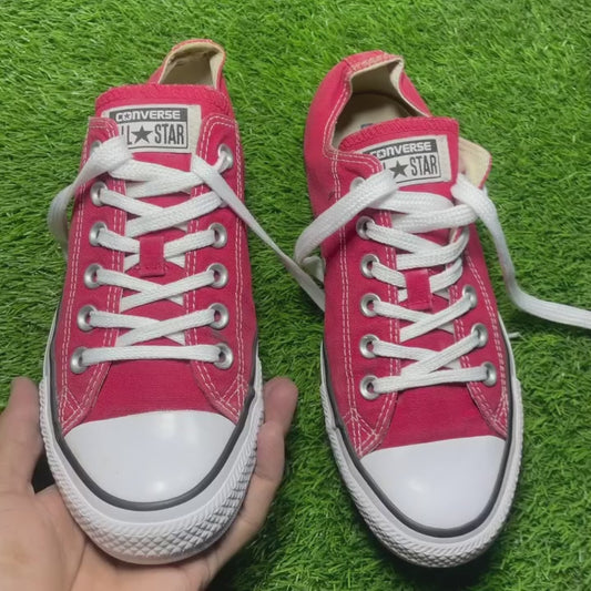 Red Converse Low Top(39 / 8)
