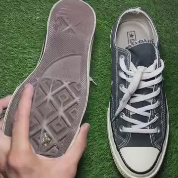 Converse Low Top (Size 41 / 9)
