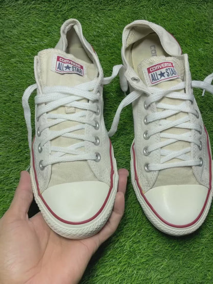 Beige Converse Low Top (43 / 11)