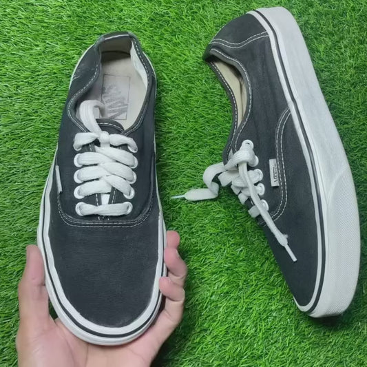 Black Vans Low Top(40.5 / 8.5)