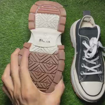 Black Converse Low Top (39 / 8)