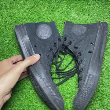 Black Converse High Top(Size 39 / 8)