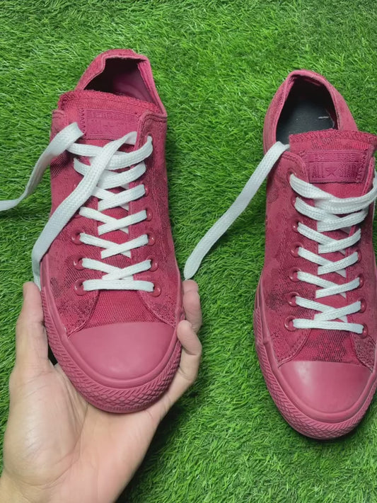 Red Converse Low Top (42 / 10)