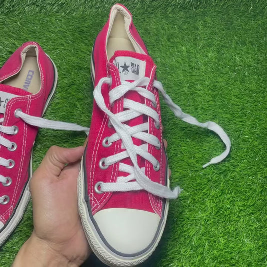 Red Converse Low Top (Size 40 / 8.5)