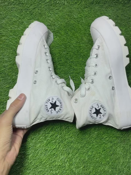 White Converse High Top(40 / 8.5)