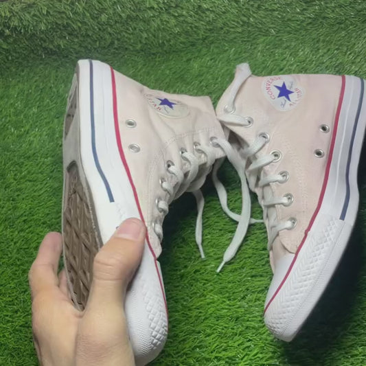 Beige Converse High Top (Size 39 / 8)