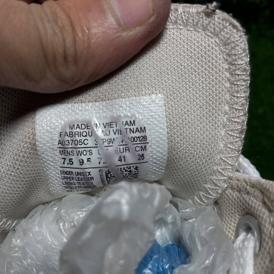 White Converse High Top (41 / 9)
