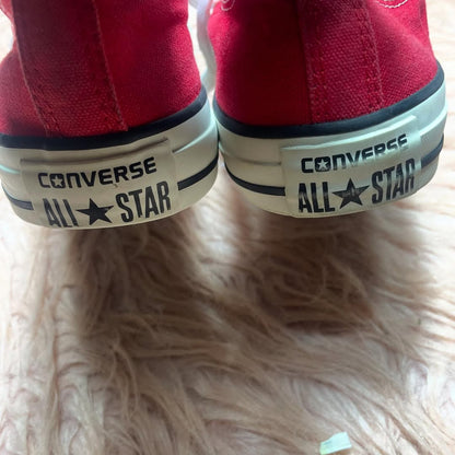 Red Converse Low Top(Size 40 / 8.5)