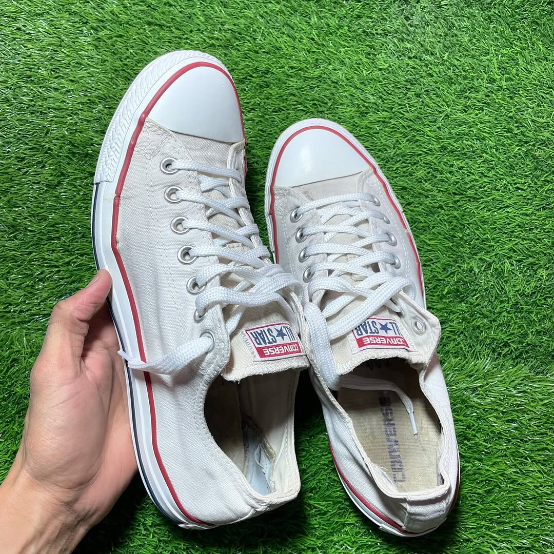 White Converse Low Top (Size 43 / 11)