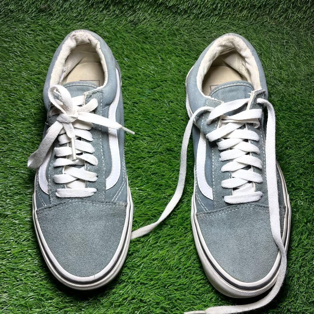 Gray Vans Low Top (Size 40 / 8.5)