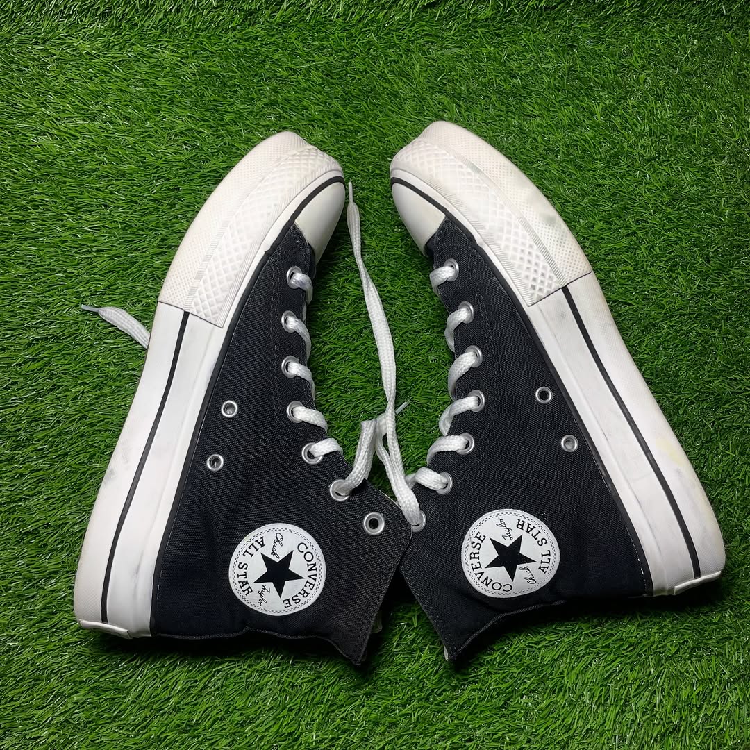 Black Converse High Top (38 / 7)
